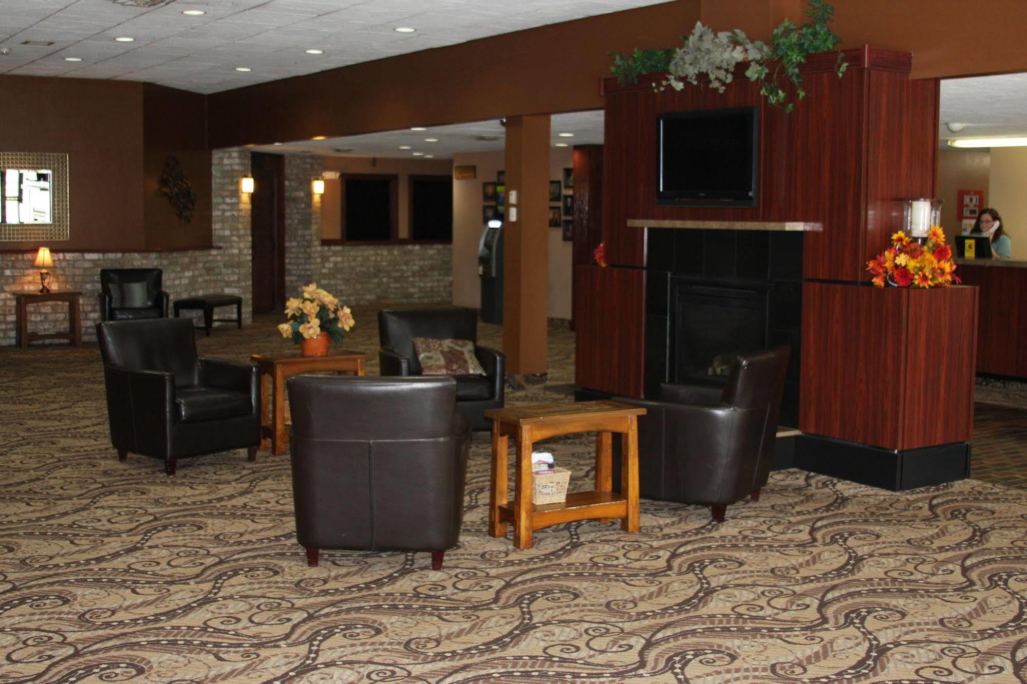 Gladstone Inn And Suites Jamestown Exterior photo